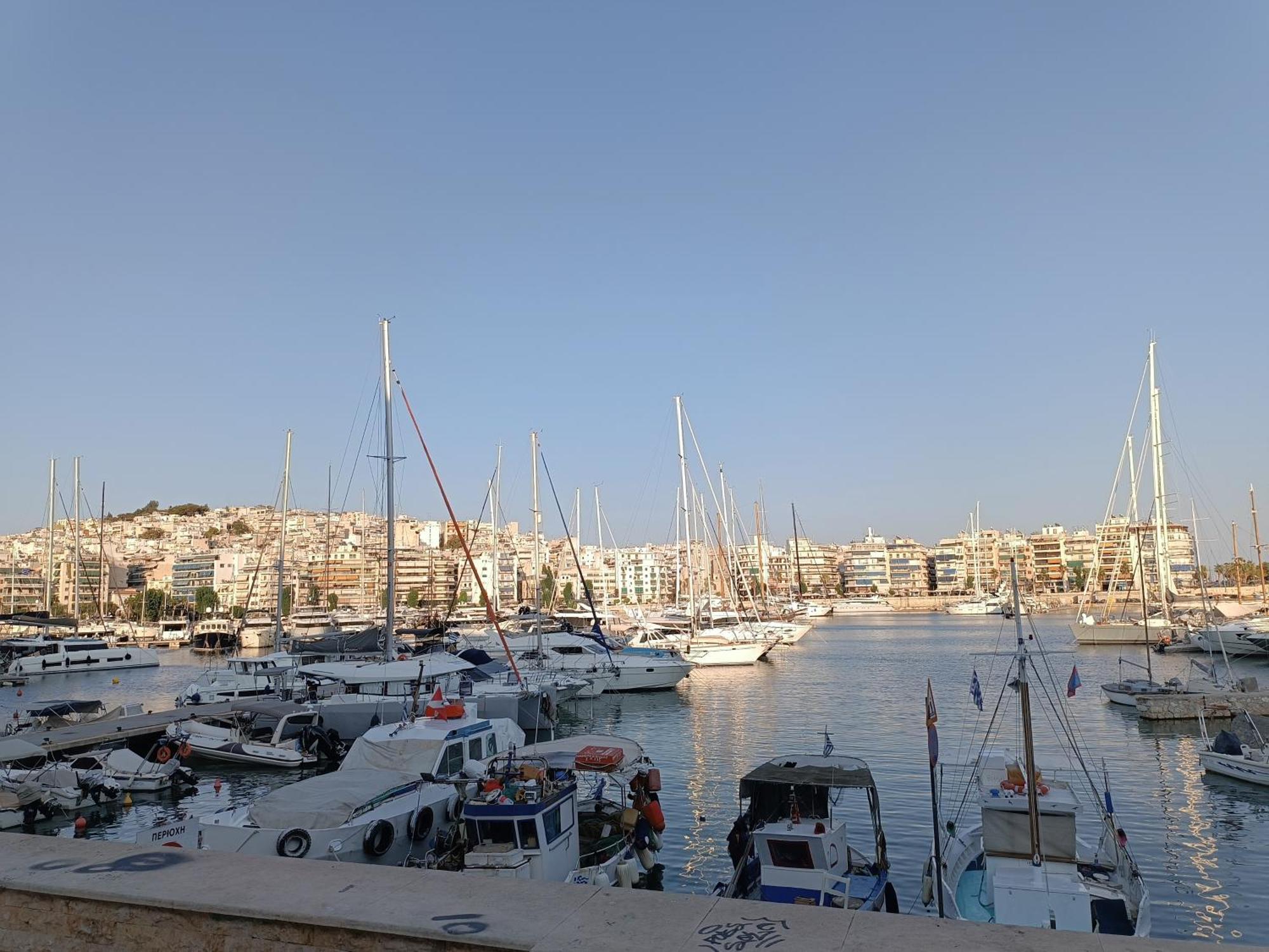 Appartement Marina Zea Piraeus Bagian luar foto